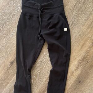 Vuori women small daily legging
